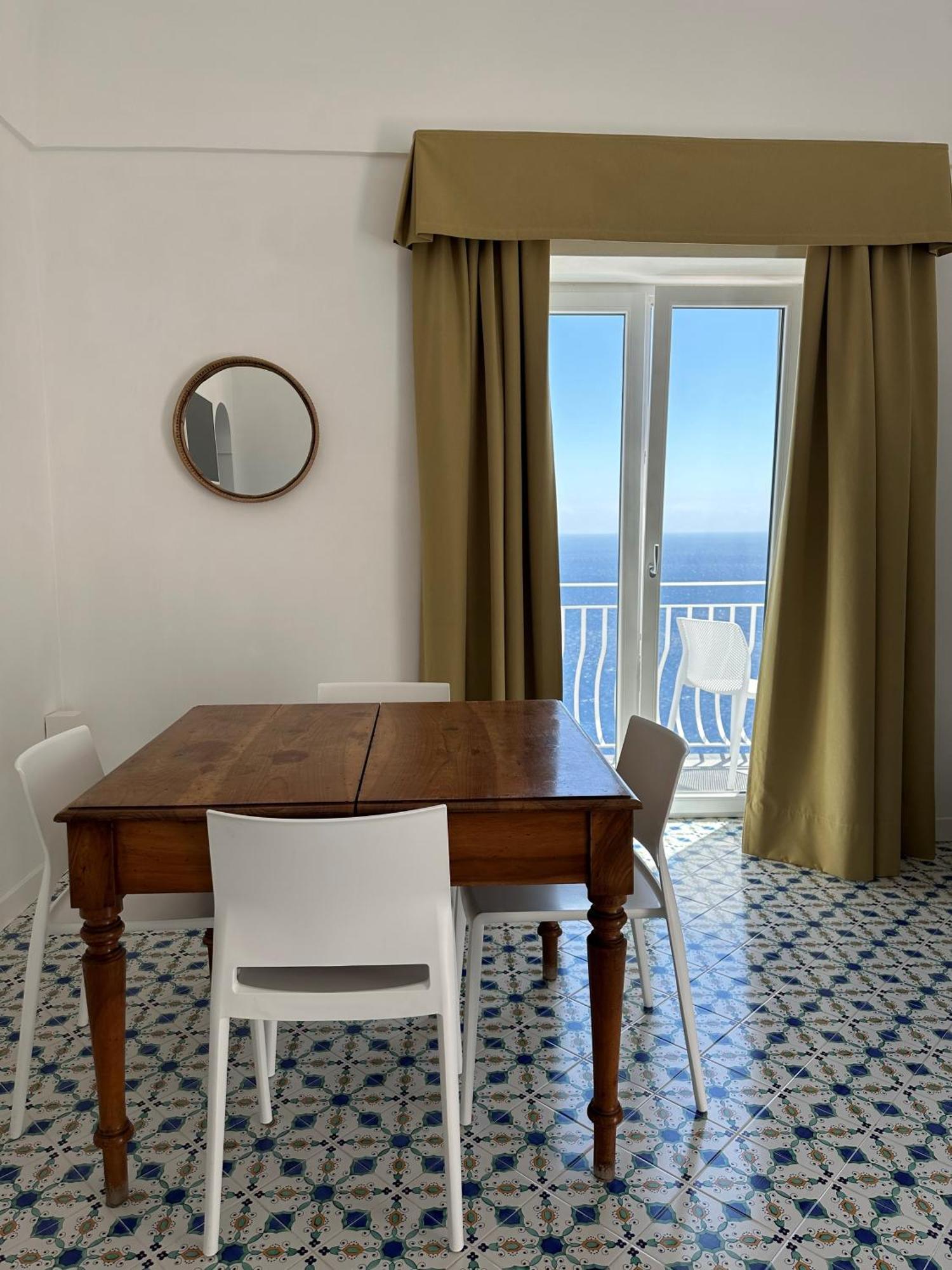 Le More Di Praiano Eksteriør billede